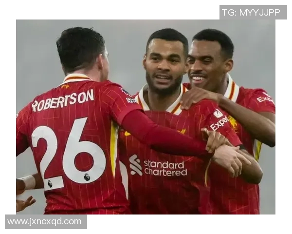 利物浦战胜曼联，继续领跑英超榜首，莱斯特城崛起成为黑马