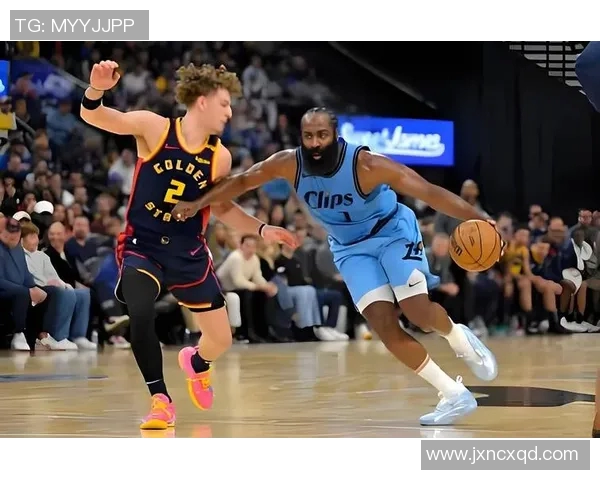 勇士客场力克快船，开局取胜占先机