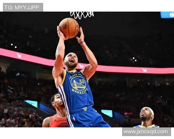 勇士再胜开拓者，库里砍下33分