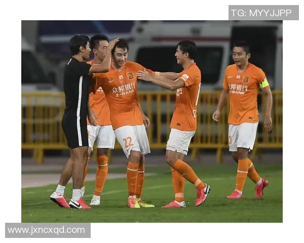 天津泰达队迎来连胜，成功逆转战胜武汉卓尔队，继续保持中超领先优势